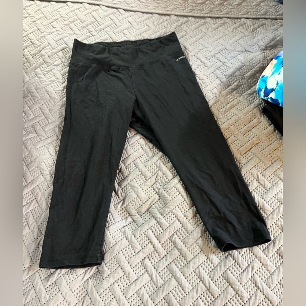 Women Leggings (short) - Picture 2 of 5